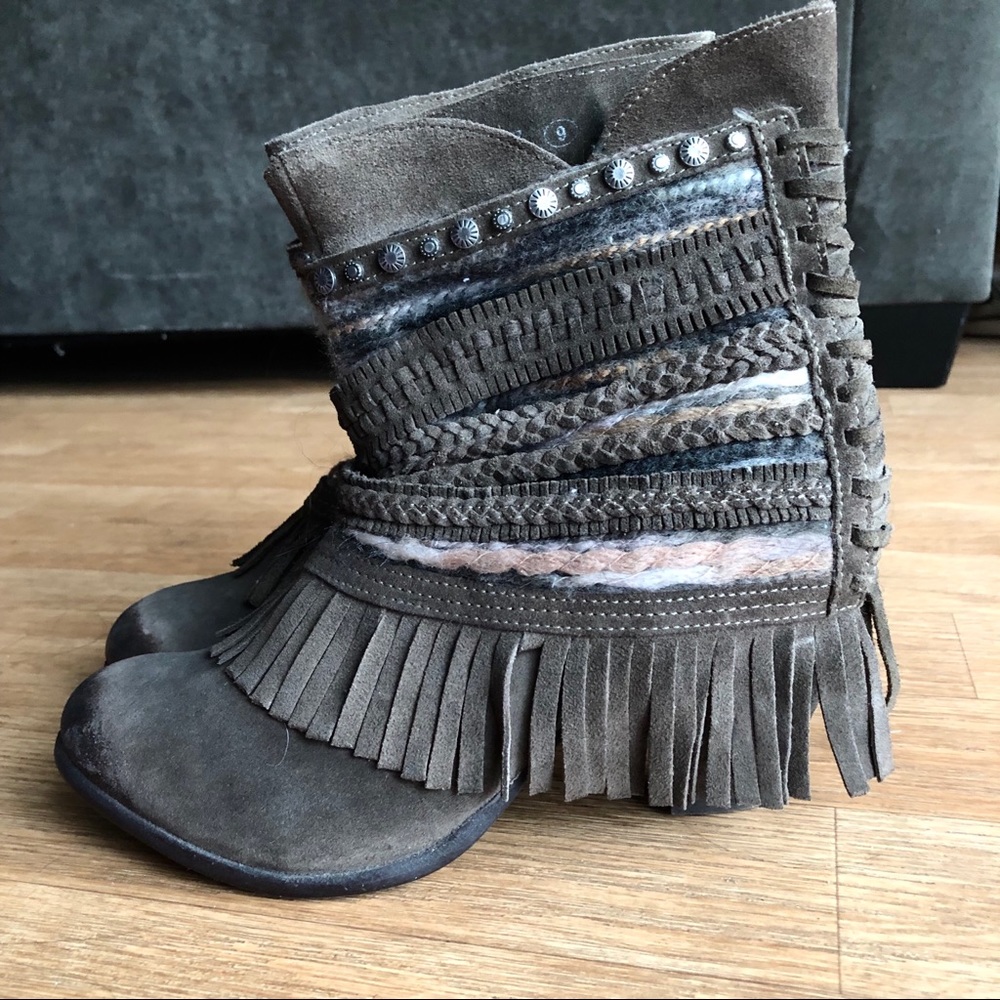 Naughty Monkey Talyhoe Taupe Bootie Size 9